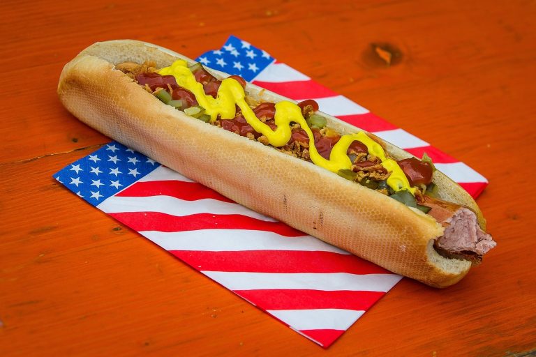 Skąd się wzięło określenie „hot dog”?