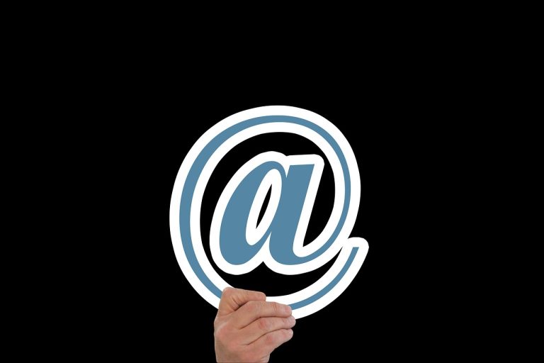 Dlaczego „@”?