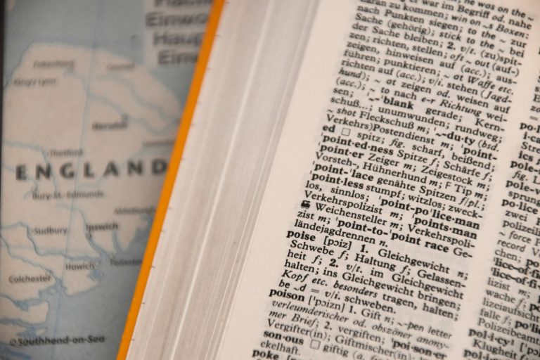 Angielski a angielski: najdziwniejsze różnice między brytyjskim, amerykańskim i australijskim angielskim